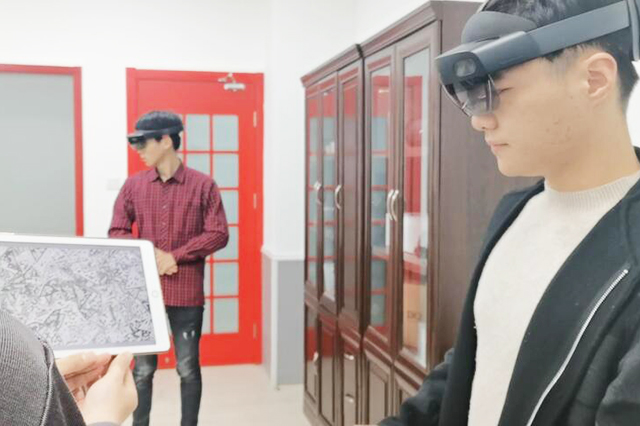 HoloLens多设备共享互动展示平台