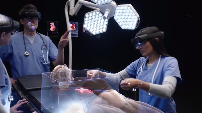 HoloLens AR培训加速呼吸机生产流程